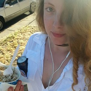 Meet your Posher, Alexis